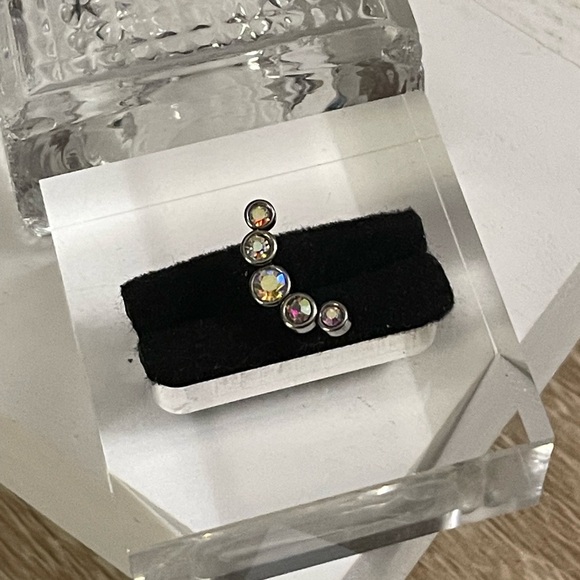 1Pc Iridescent CZ 16g- Surgical Stainless Cartilage/ Helix/Tragus Stud NWT - Picture 8 of 13